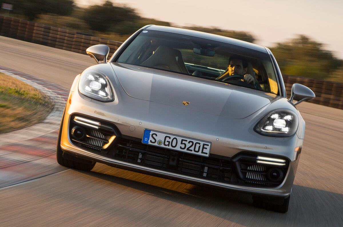 2017 Porsche Panamera Turbo S E-Hybrid headlights