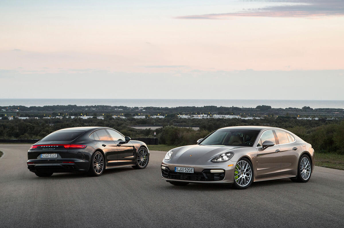 2017 Porsche Panamera Turbo S E-Hybrid front 