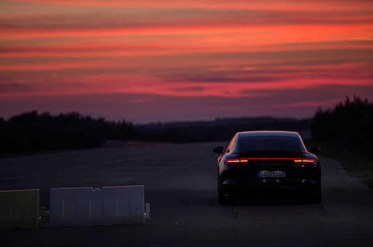 2017 Porsche Panamera Turbo S E-Hybrid tail lights