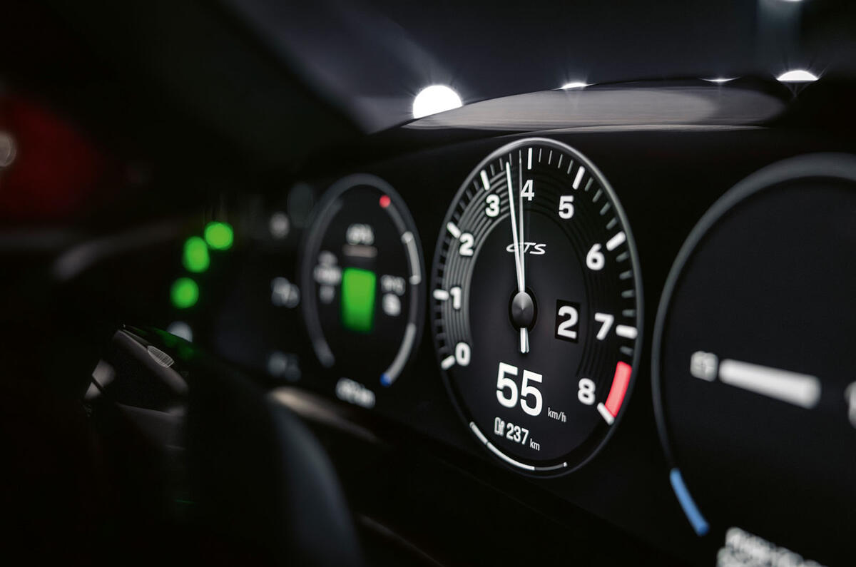 Porsche taycan e shift 3
