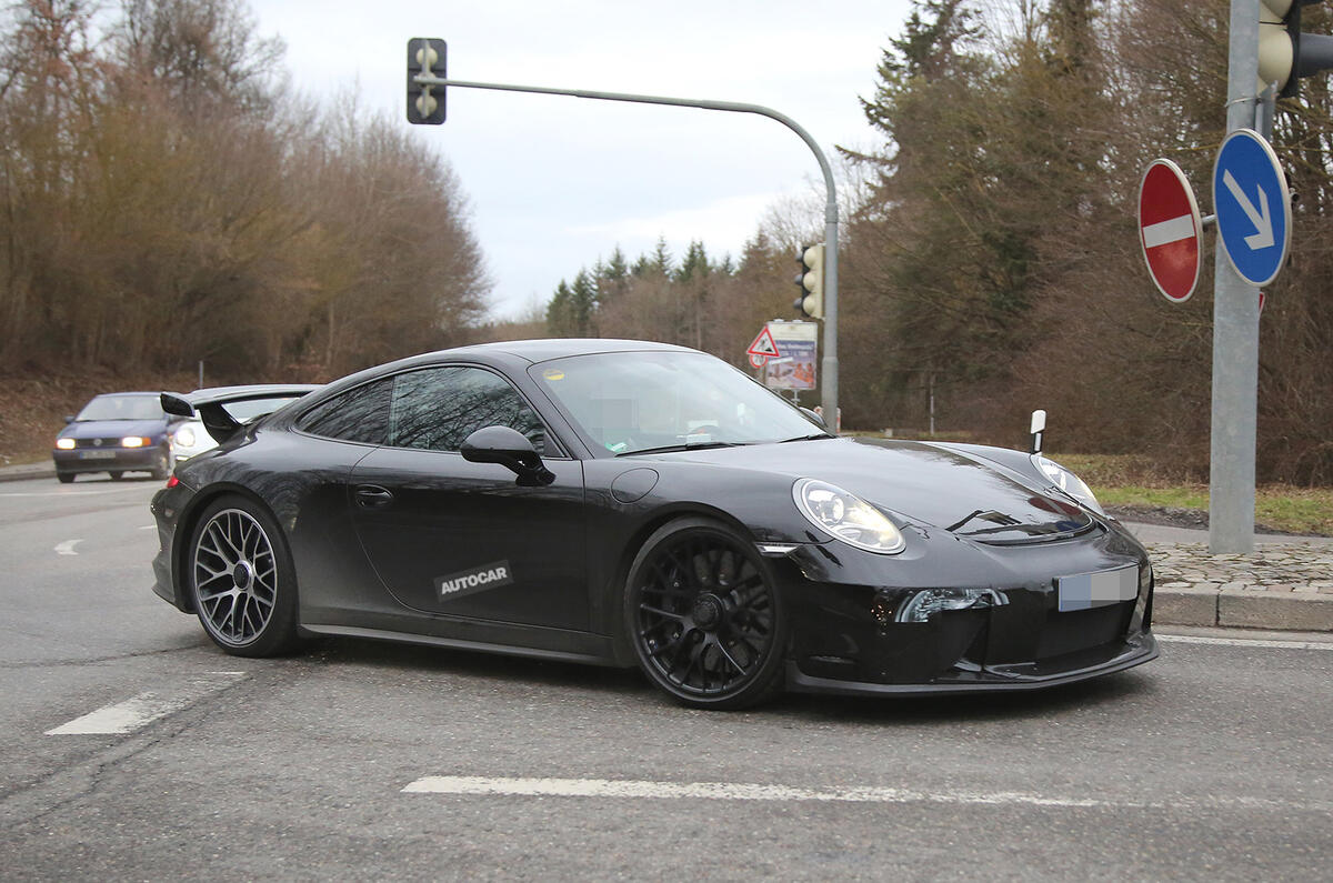 Porsche 911 GT3 spy shots