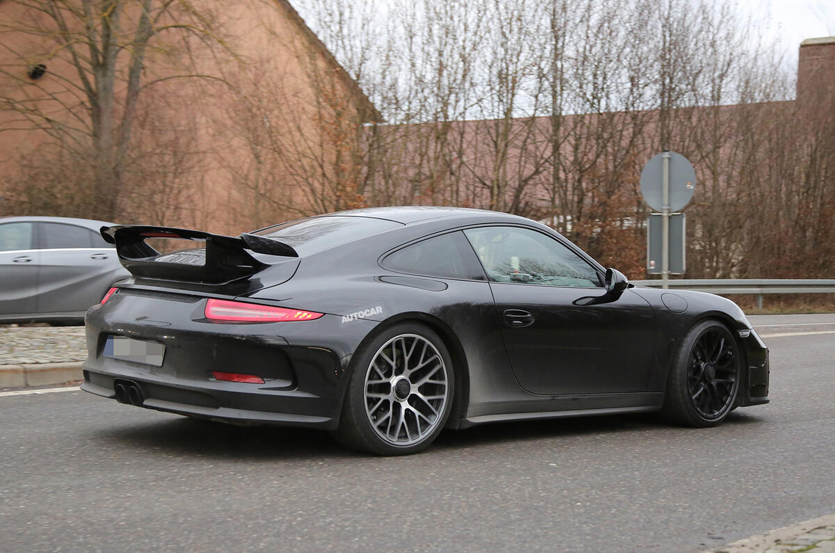 Porsche 911 GT3 spy shots