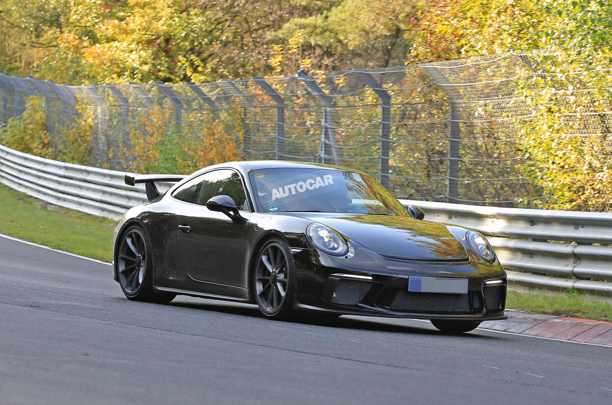 Porsche 911 GT3 facelift spy shots