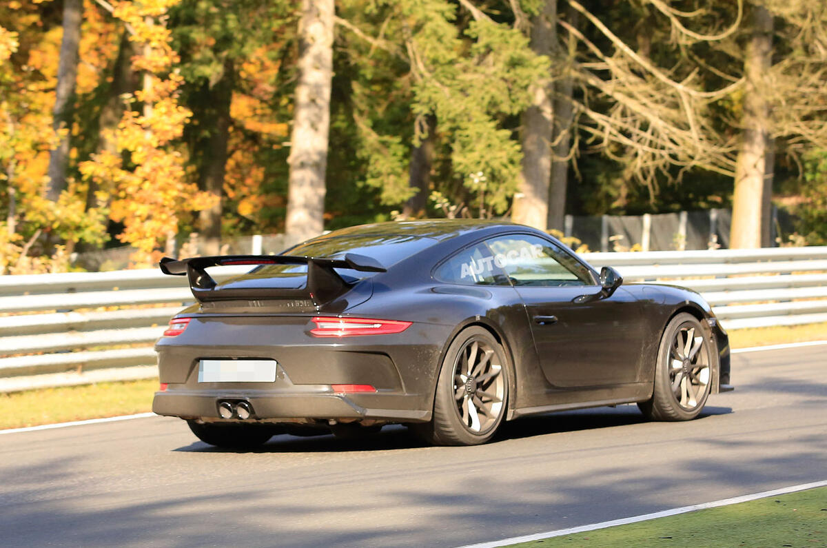 Porsche 911 GT3 facelift spy shots