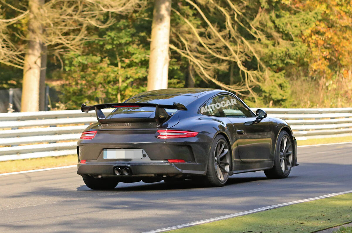 Porsche 911 GT3 facelift spy shots