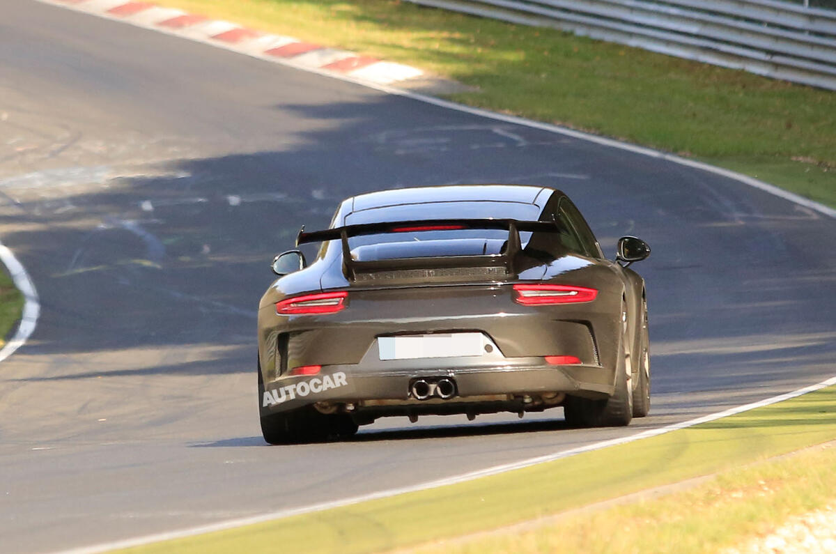 Porsche 911 GT3 facelift spy shots