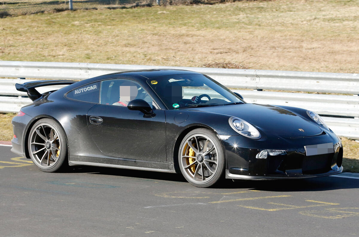 Porsche 911 GT3 facelift spy shots