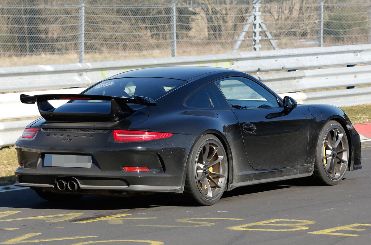 Porsche 911 GT3 facelift spy shots