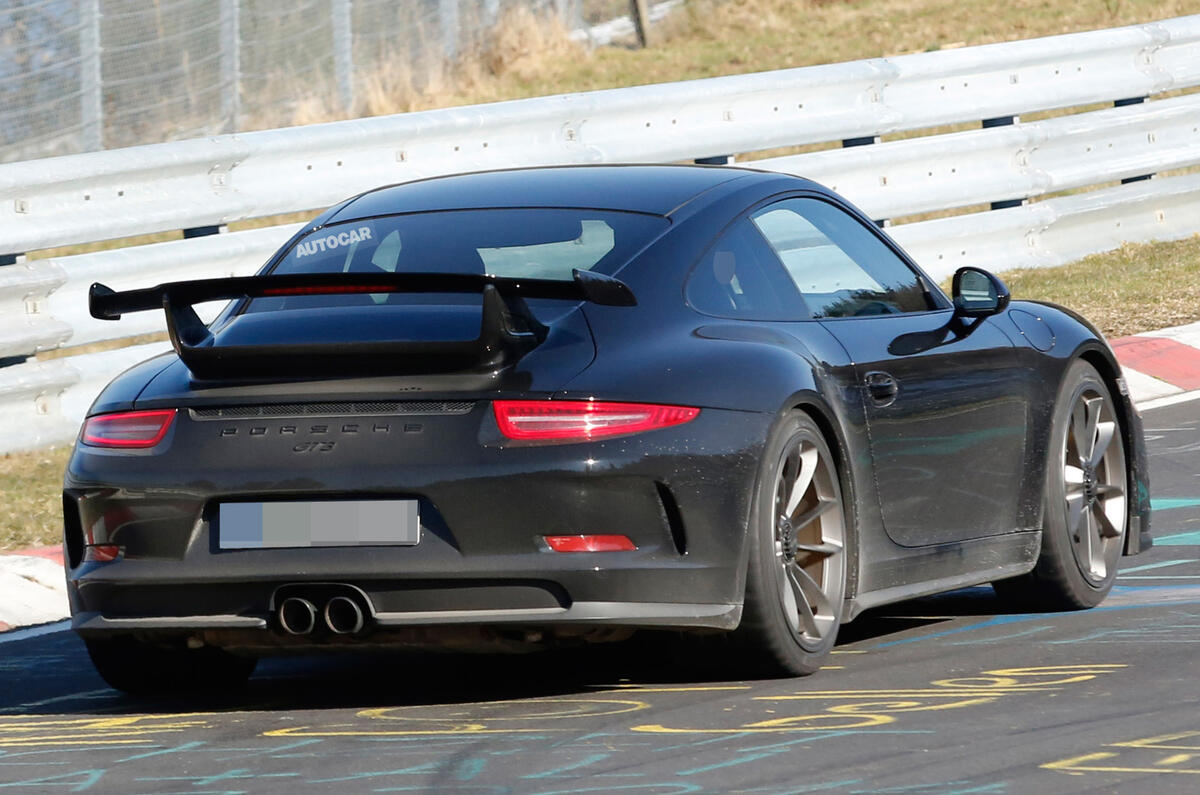 Porsche 911 GT3 facelift spy shots