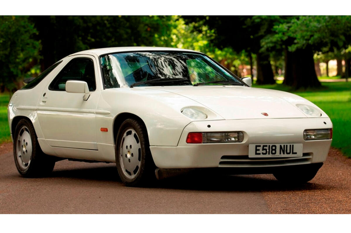 Porsche 928 - front