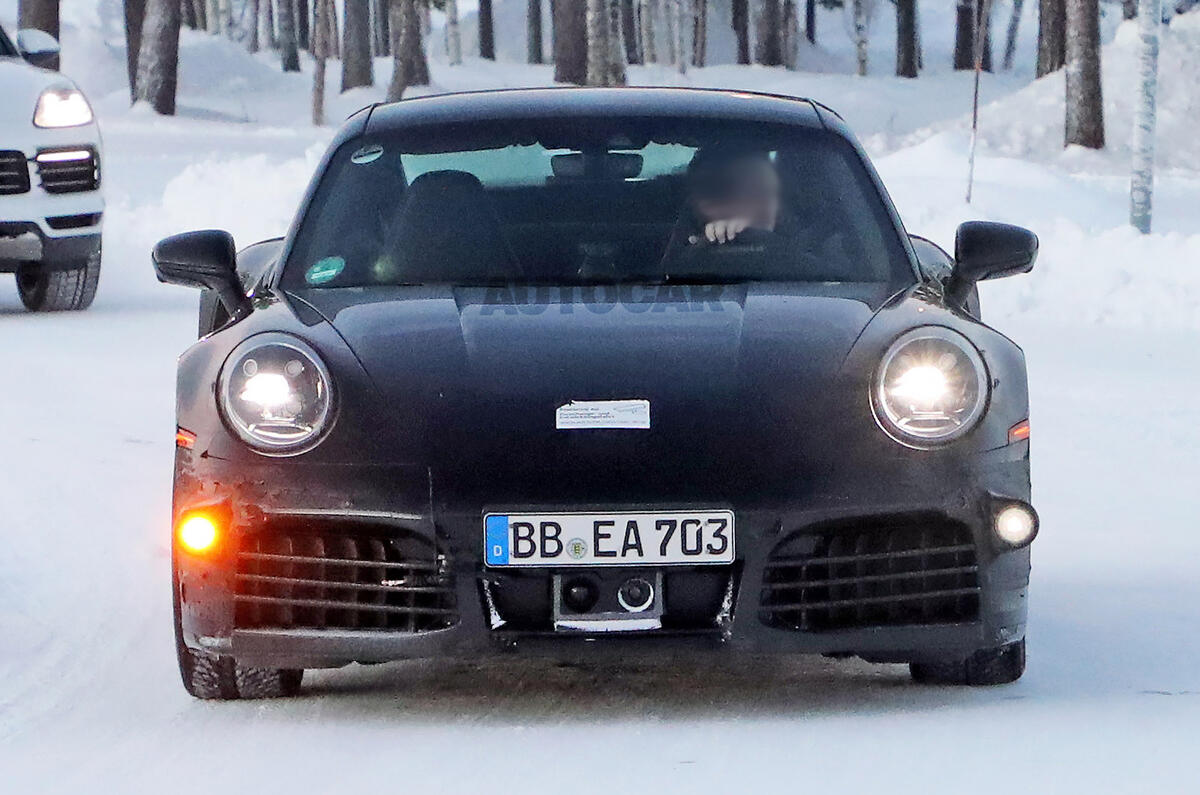 Porsche 992 Turbo facelift 1