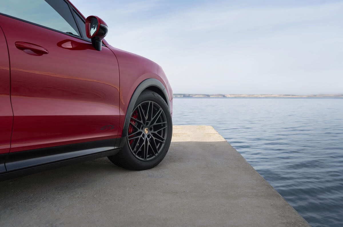 Porsche Cayenne GTS front quarter Porsche Cayenne GTS front quarter