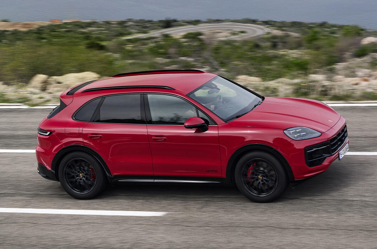 Porsche Cayenne GTS side Porsche Cayenne GTS side