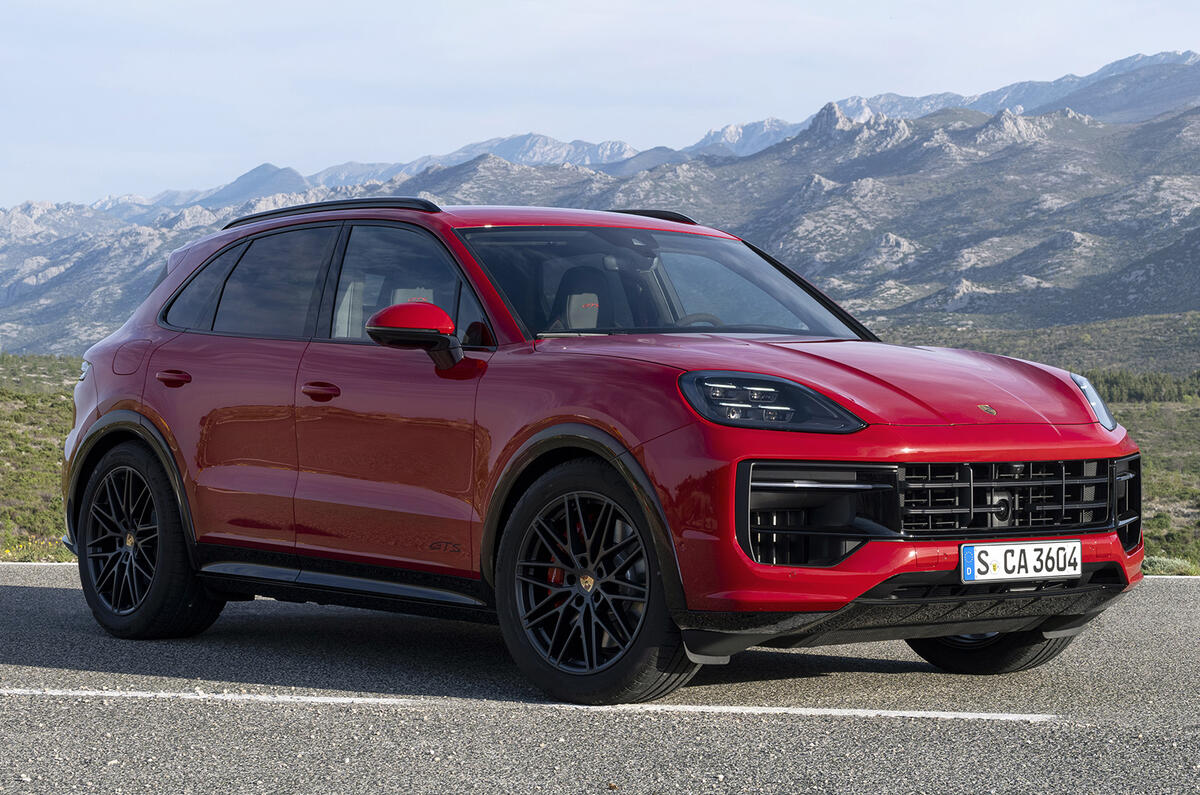 Porsche Cayenne GTS static mountain Porsche Cayenne GTS static mountain
