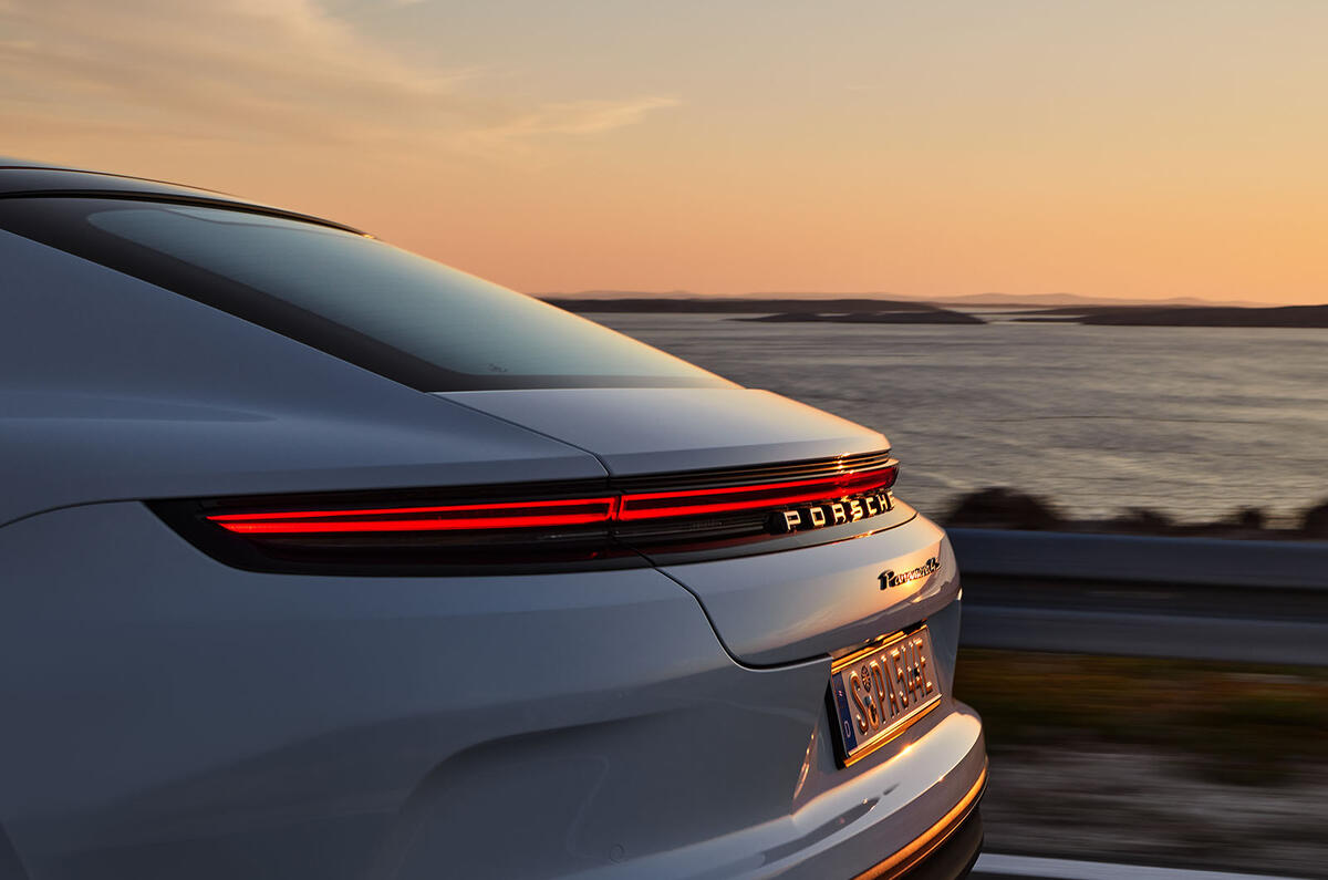 Porsche Panamera hybrid rear lights Porsche Panamera hybrid rear lights