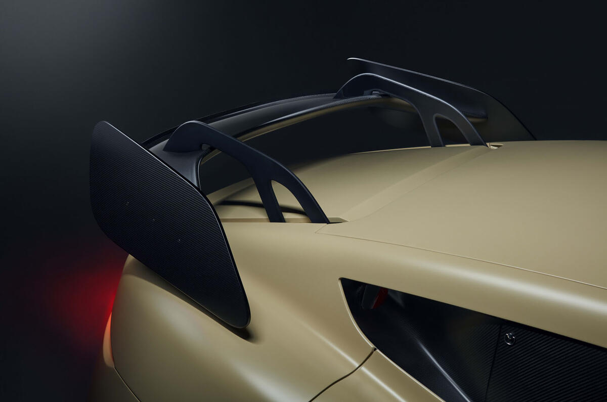 Prodrive Hunter rearwing(optional) Prodrive Hunter rearwing(optional)