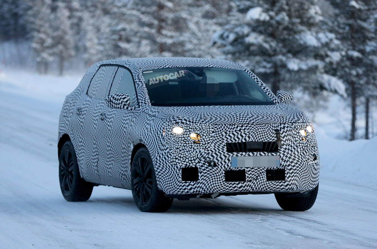 Peugeot 3008 spy shots testing