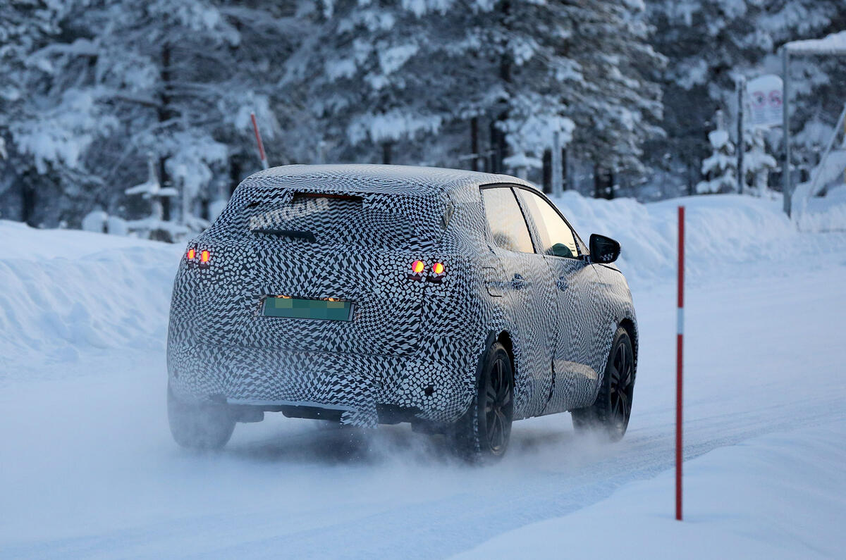 Peugeot 3008 spy shots testing