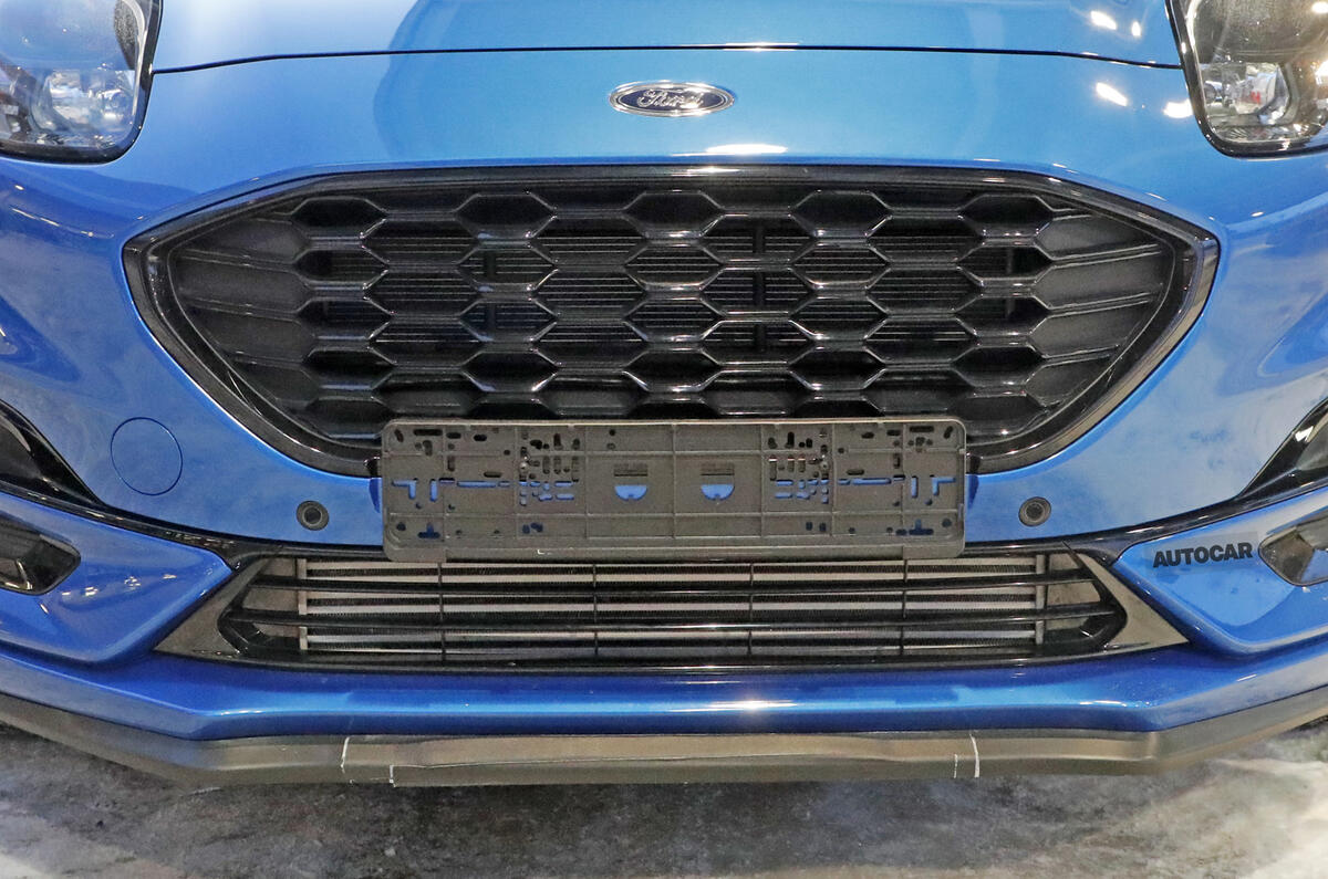 2020 Ford Puma ST prototype - grille 2020 Ford Puma ST prototype - grille