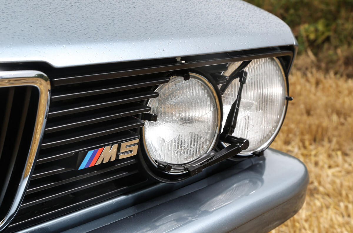 BMW M5 E28