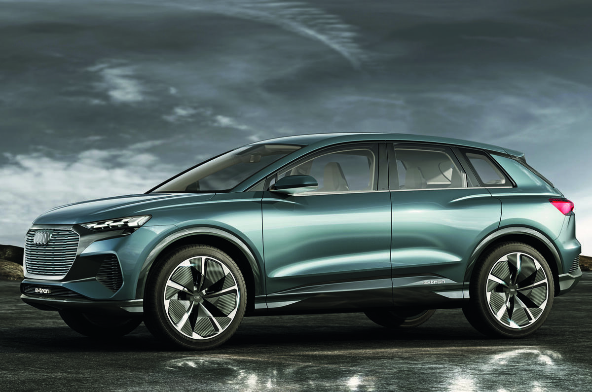 Audi Q4 E-tron - side