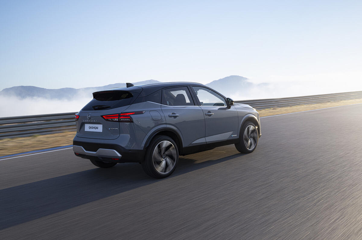 Qashqai e POWER Ceramic Grey Dynamic 12 Qashqai e POWER Ceramic Grey Dynamic 12