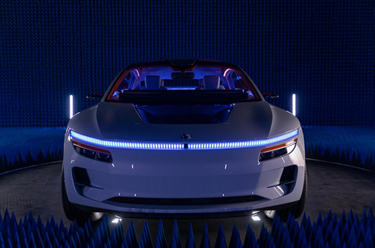 Qualcomm concept front light bar
