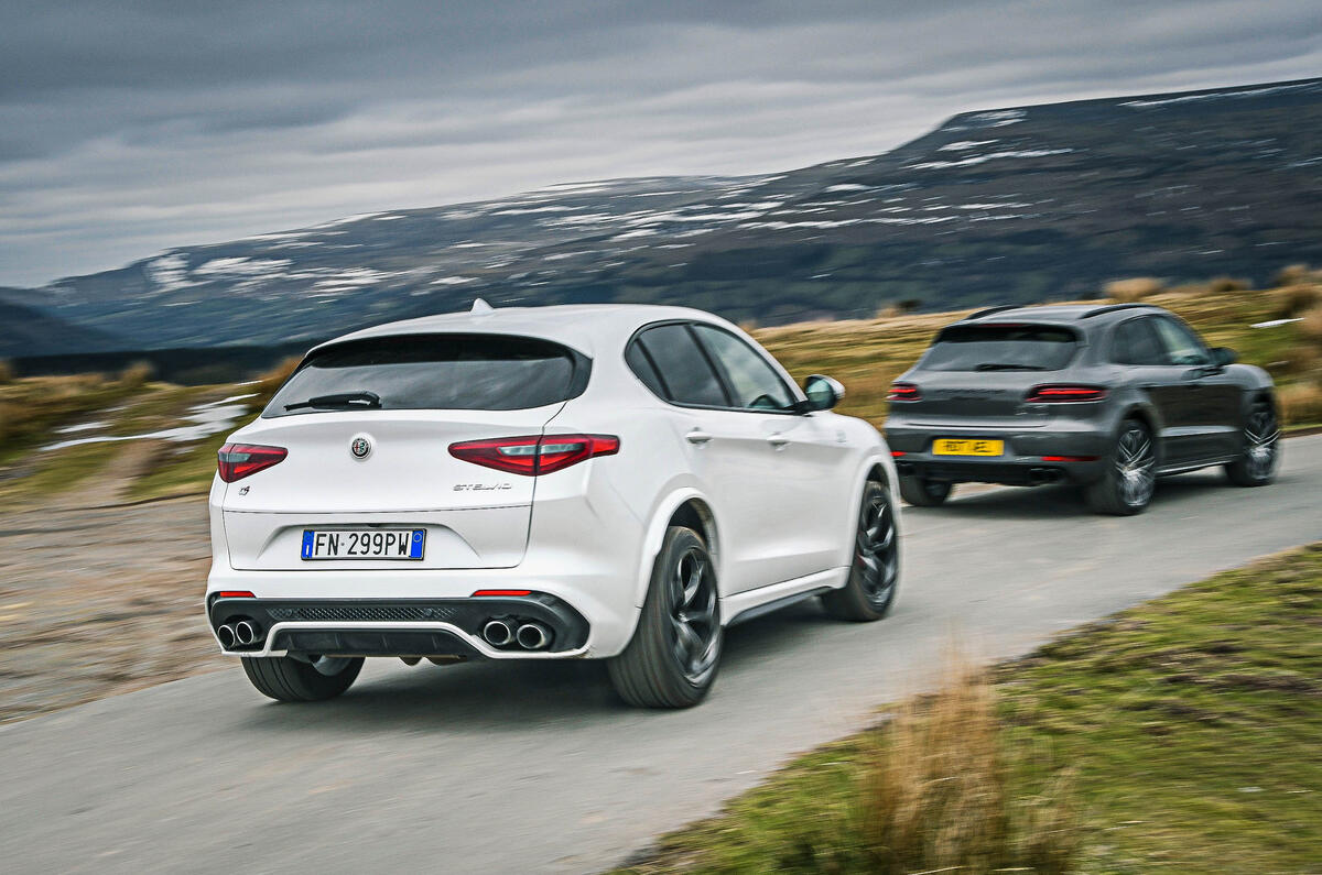 Alfa Romeo Stelvio vs Porsche Macan