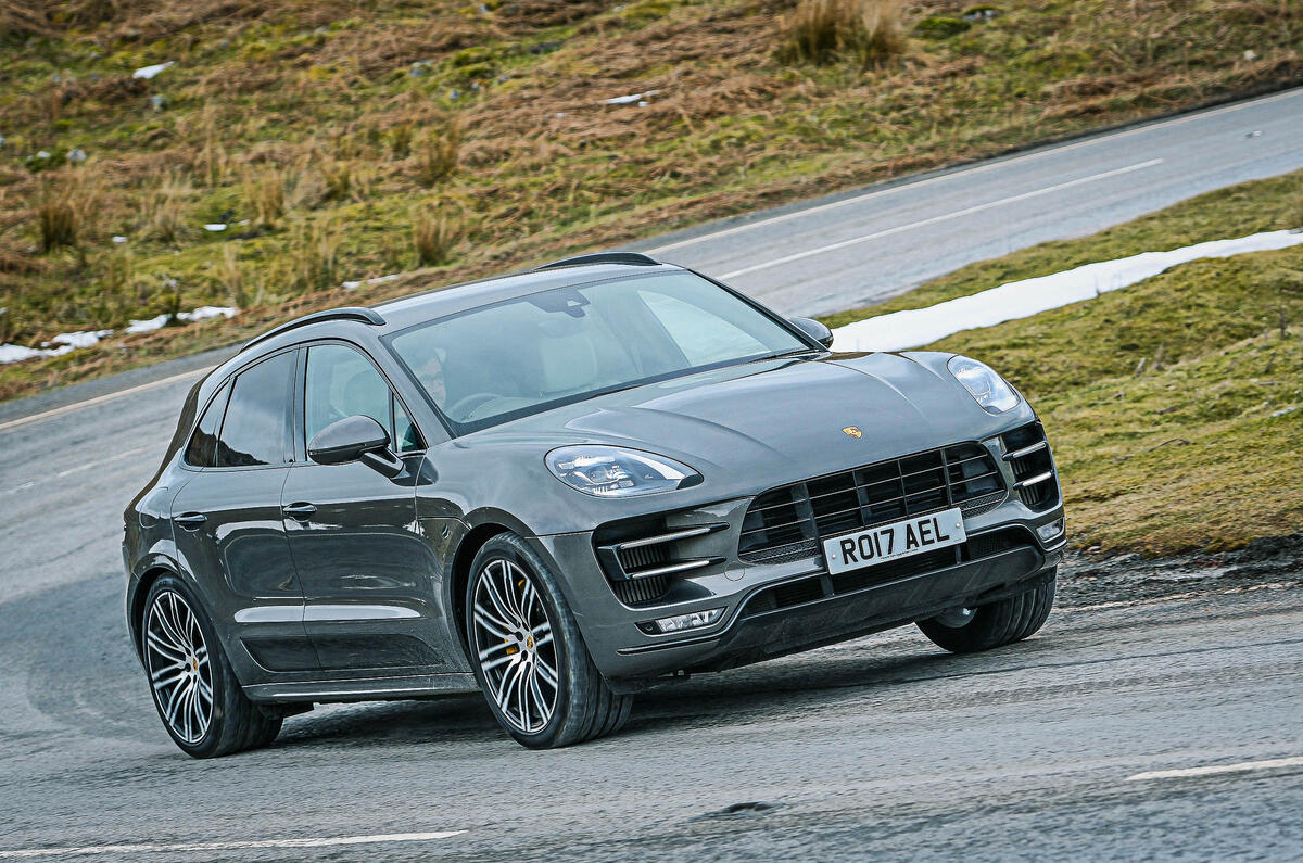 Alfa Romeo Stelvio vs Porsche Macan