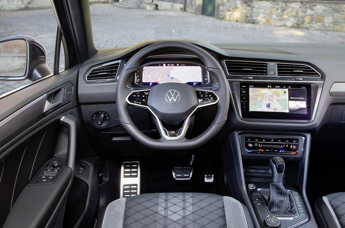 2020 Volkswagen Tiguan - dashboard 2020 Volkswagen Tiguan - dashboard