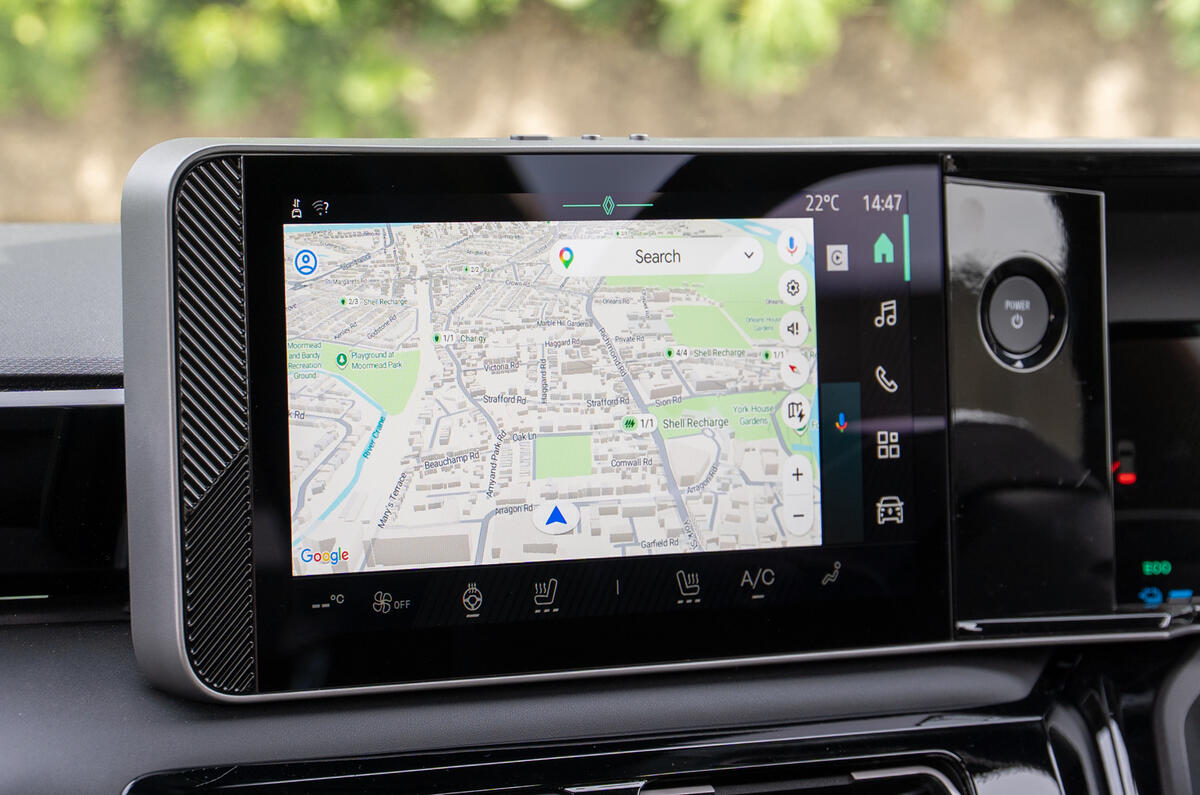 Google Maps on the Renault 5 infotainment screen
