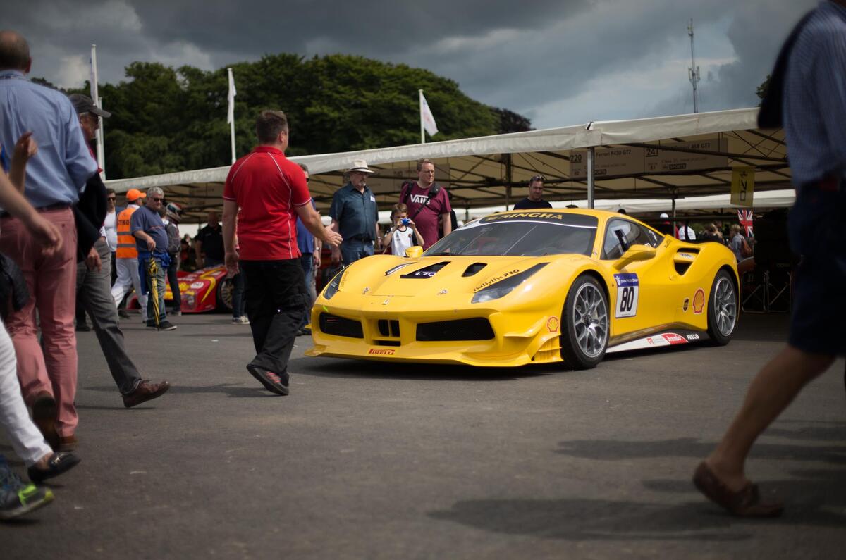 FERRARI 488 CHALLENGE