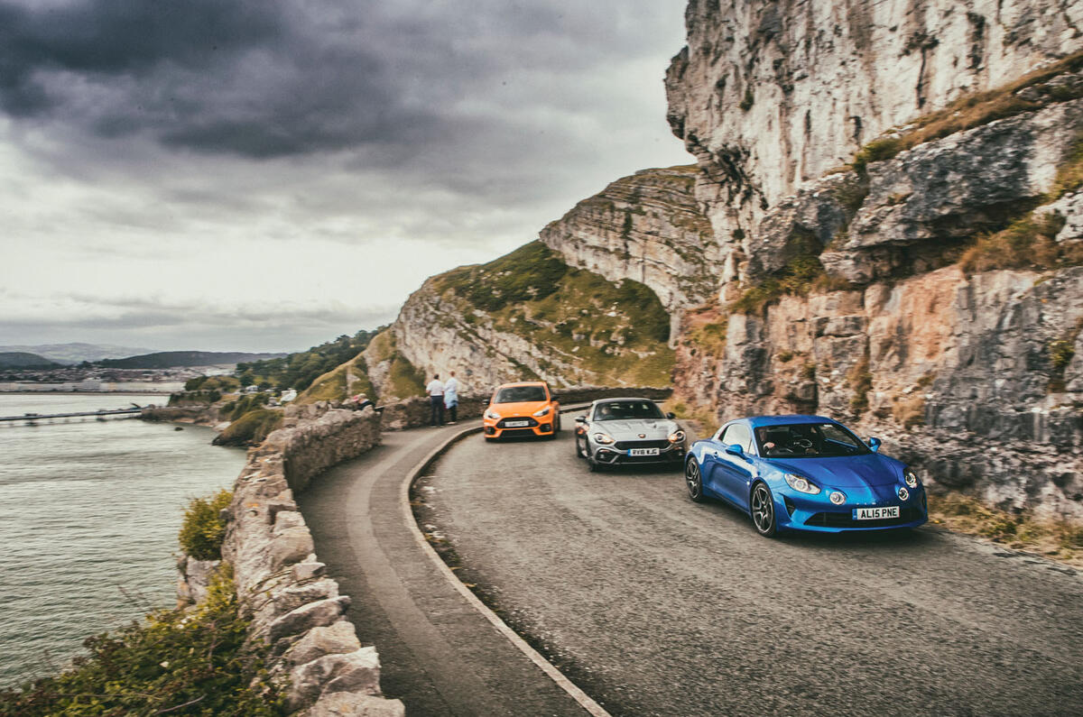 Alpine A110 vs Abarth 124 Spider vs Ford Focus RS