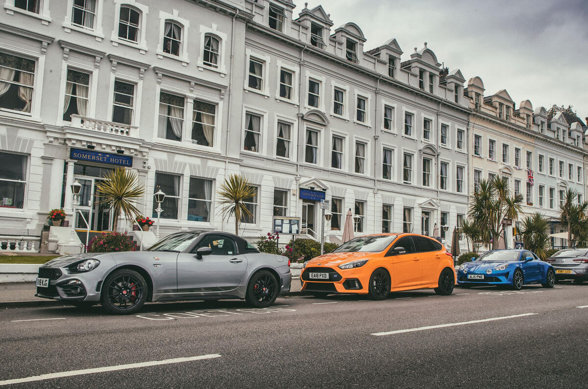 Alpine A110 vs Abarth 124 Spider vs Ford Focus RS