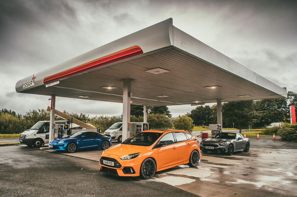 Alpine A110 vs Abarth 124 Spider vs Ford Focus RS