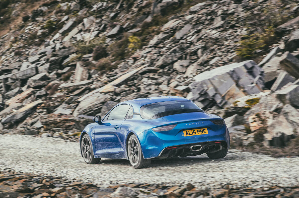 Alpine A110 vs Abarth 124 Spider vs Ford Focus RS