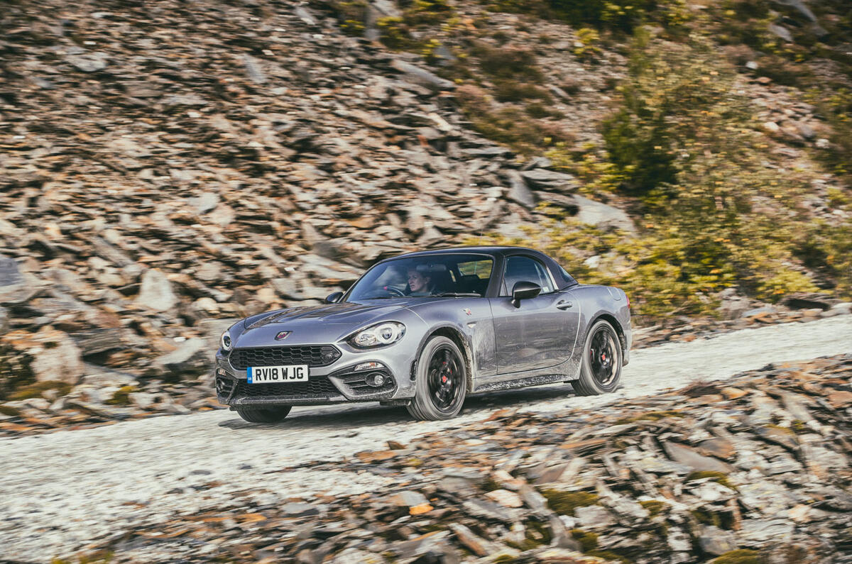 Alpine A110 vs Abarth 124 Spider vs Ford Focus RS