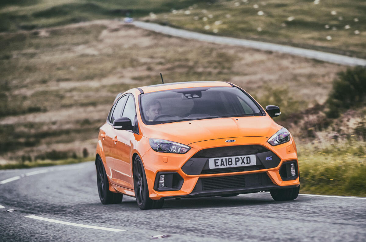 Alpine A110 vs Abarth 124 Spider vs Ford Focus RS