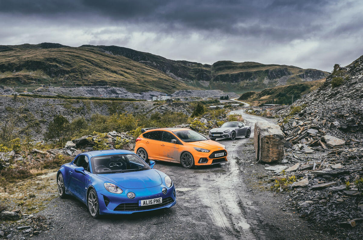 Alpine A110 vs Abarth 124 Spider vs Ford Focus RS