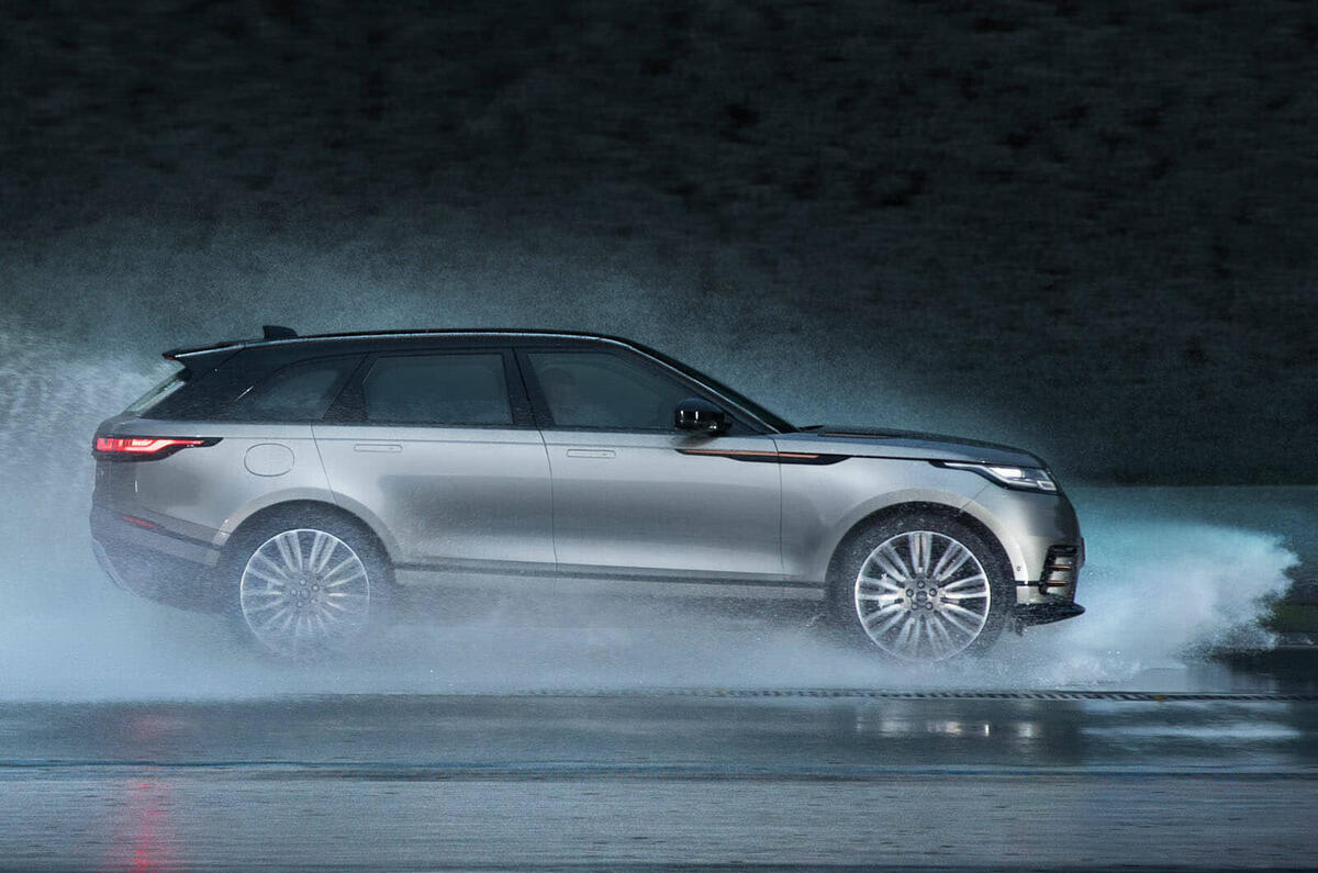 range rover velar side action