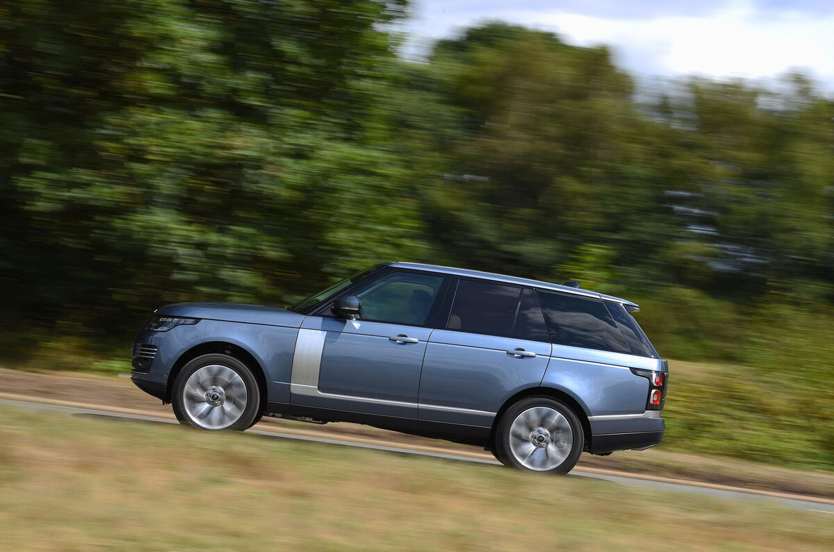 Range Rover Autobography 2018 side Range Rover Autobography 2018 side