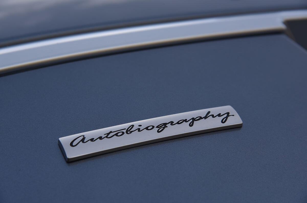 Range Rover Autobography 2018 badge  Range Rover Autobography 2018 badge