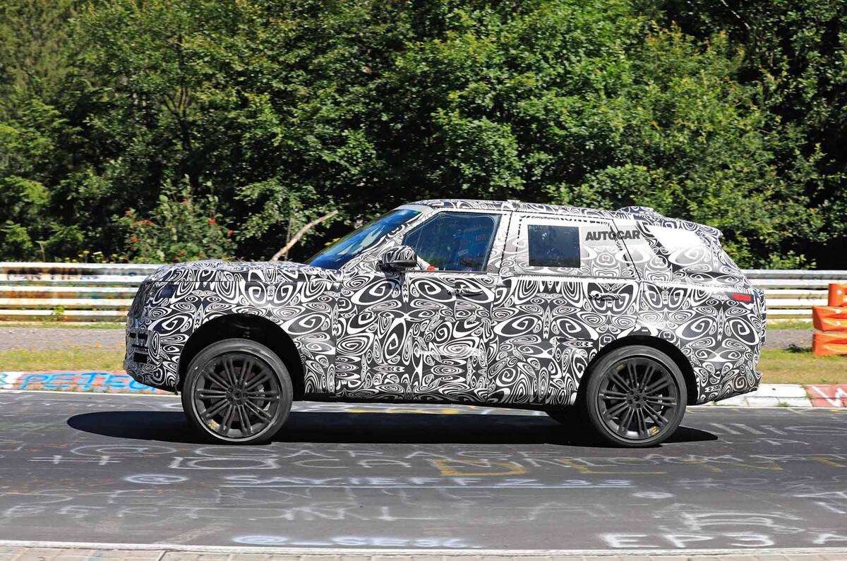 Range Rover prototype Nurburgring side Range Rover prototype Nurburgring side