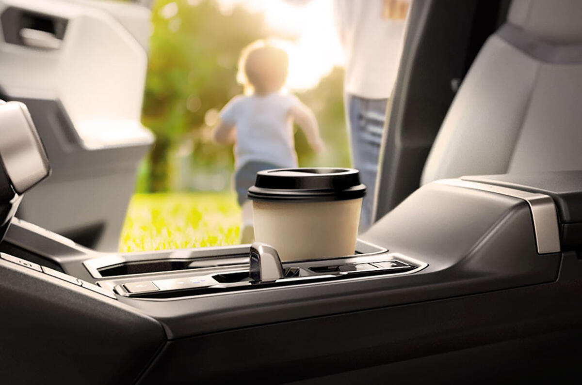 Rav 4 teaser interior Rav 4 teaser interior