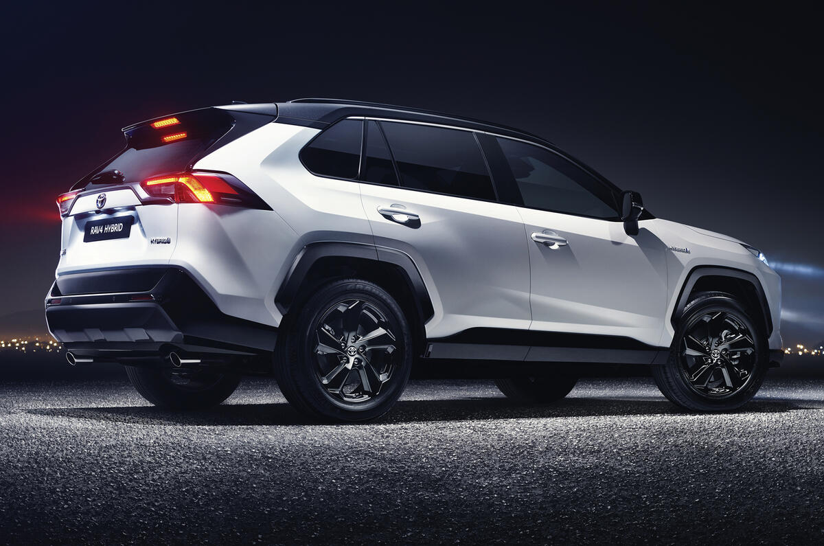 2019 Toyota RAV4 unveiled with tough new look