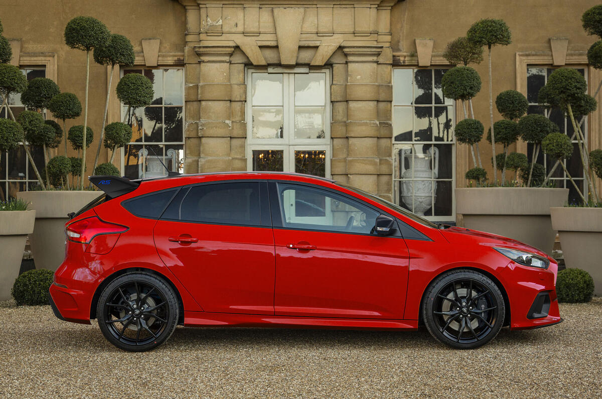 Ford Focus RS Edition gains Race Red version