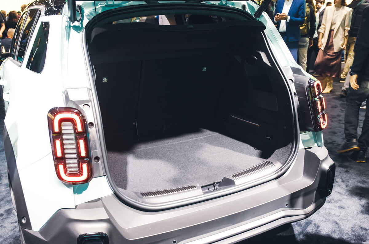 Renault 4 Paris motor show boot Renault 4 Paris motor show boot