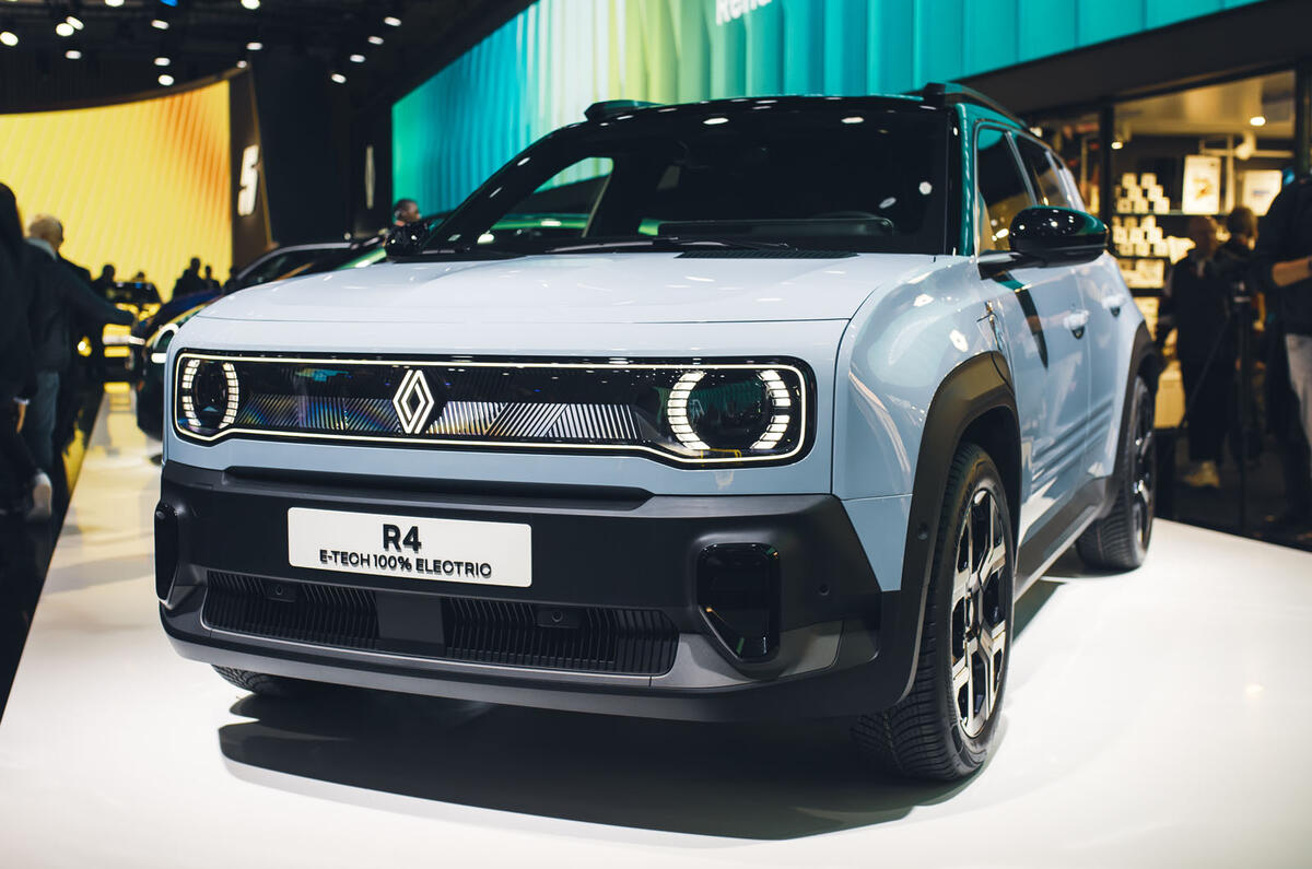 Renault 4 Paris motor show front quarter
