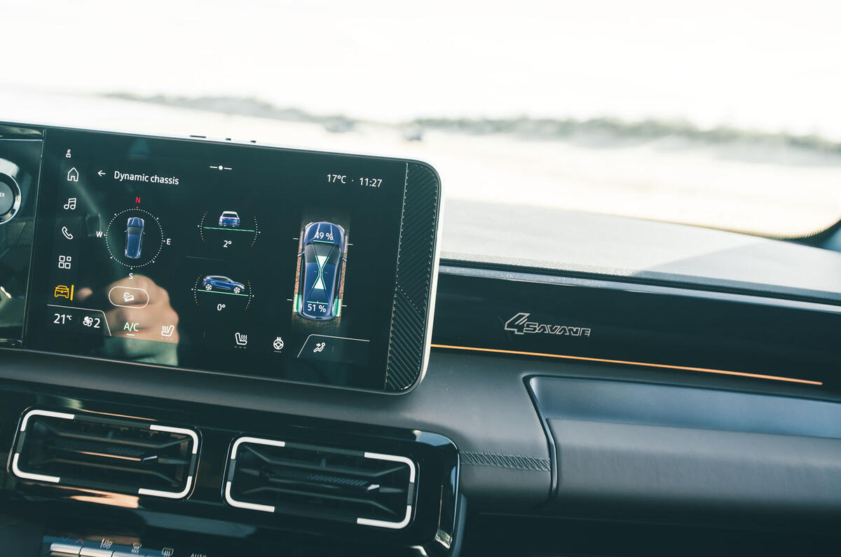 renault 4 savane 2025 jh interior detail