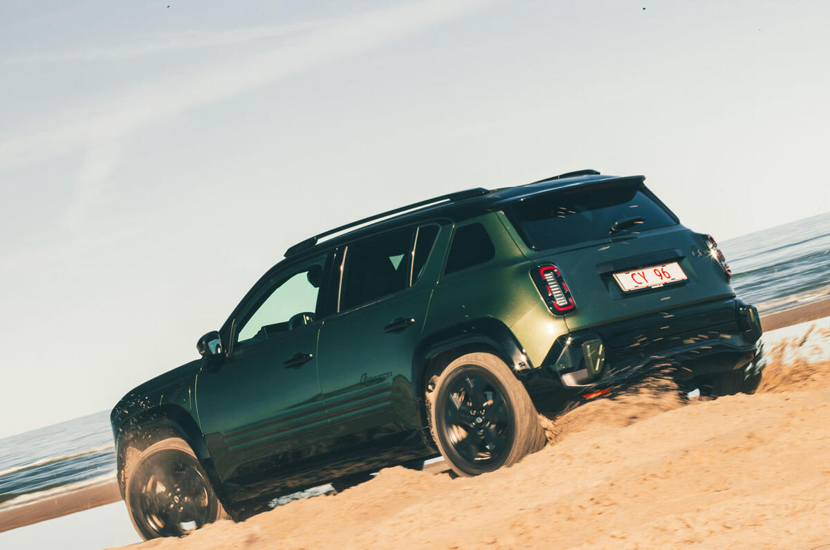 renault 4 savane 2025 jh rear quarter tracking 2